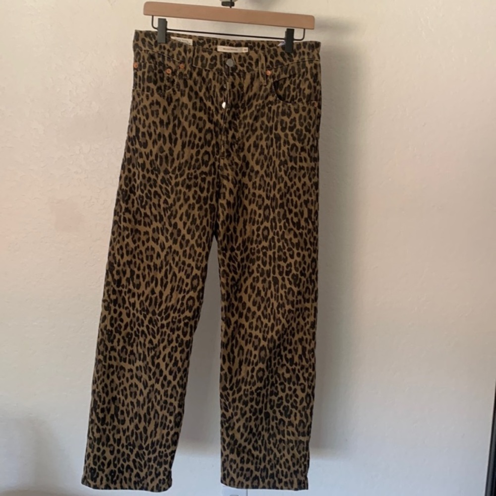 Levis ribcage straight cheetah corduroy pants